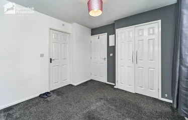 5 bed terraced house for sale