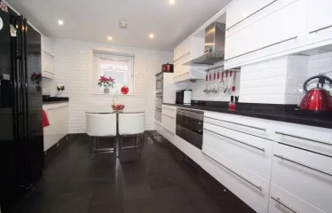 9 bed terraced house for sale