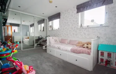 9 bed terraced house for sale