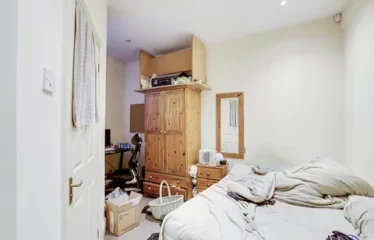 5 bed end terrace house for sale