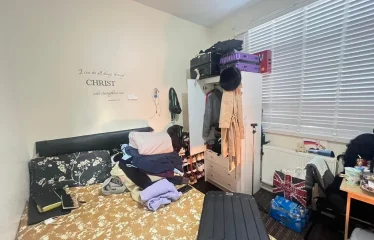 6 bed end terrace house for sale