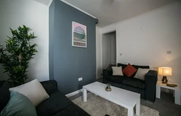 6 bed terraced house for sale