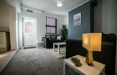 6 bed terraced house for sale