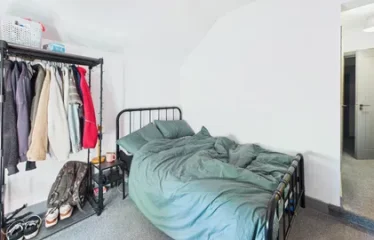 5 bed terraced house for sale