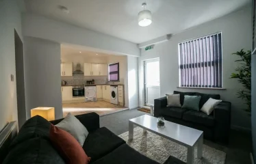 6 bed terraced house for sale