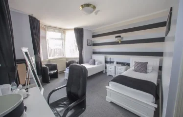 9 bed terraced house for sale