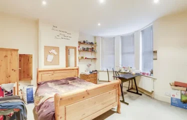 5 bed end terrace house for sale