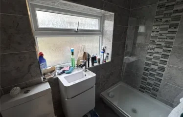 5 bed end terrace house for sale