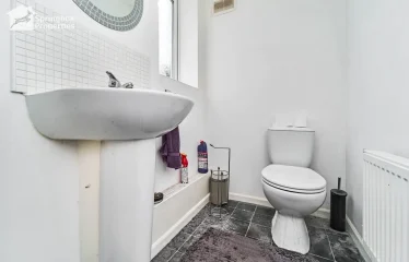 5 bed terraced house for sale