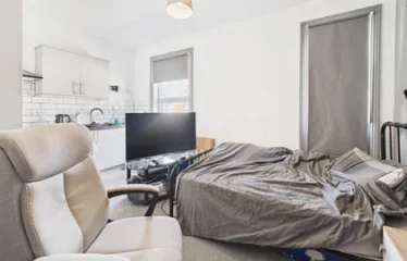 5 bed terraced house for sale