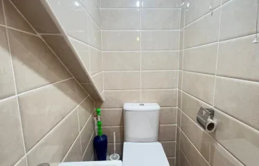 6 bed end terrace house for sale