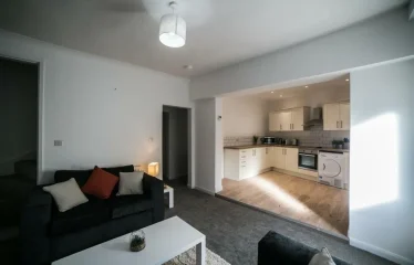 6 bed terraced house for sale