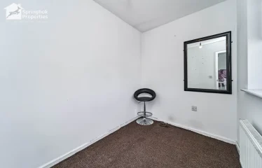 5 bed terraced house for sale