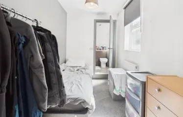 5 bed terraced house for sale